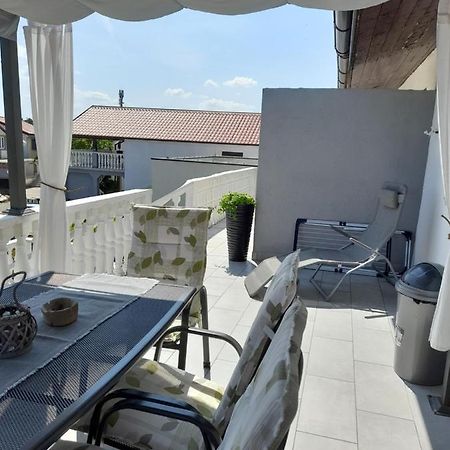 Apartment Bicanic Vir Ngoại thất bức ảnh