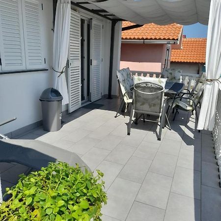 Apartment Bicanic Vir Ngoại thất bức ảnh