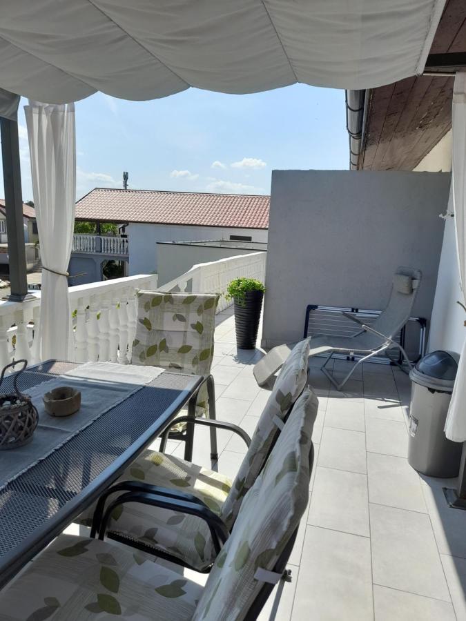 Apartment Bicanic Vir Ngoại thất bức ảnh