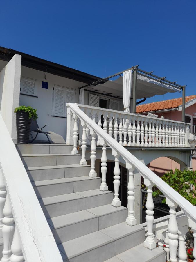 Apartment Bicanic Vir Ngoại thất bức ảnh